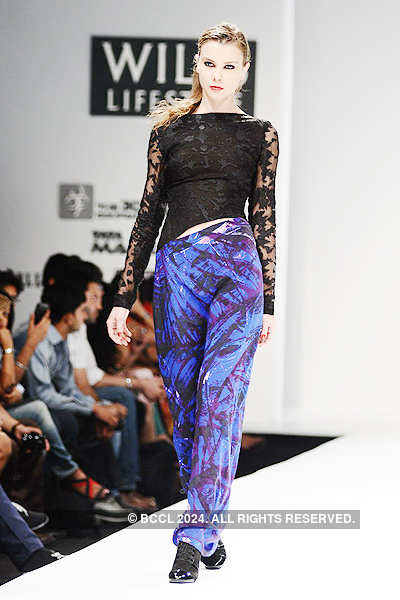 WIFW '11: Day 3: Nidhi & Divya