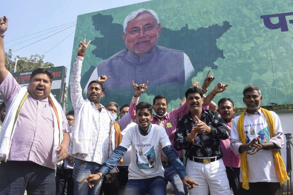Election: BJP supporters start celebration as NDA leads in Bihar