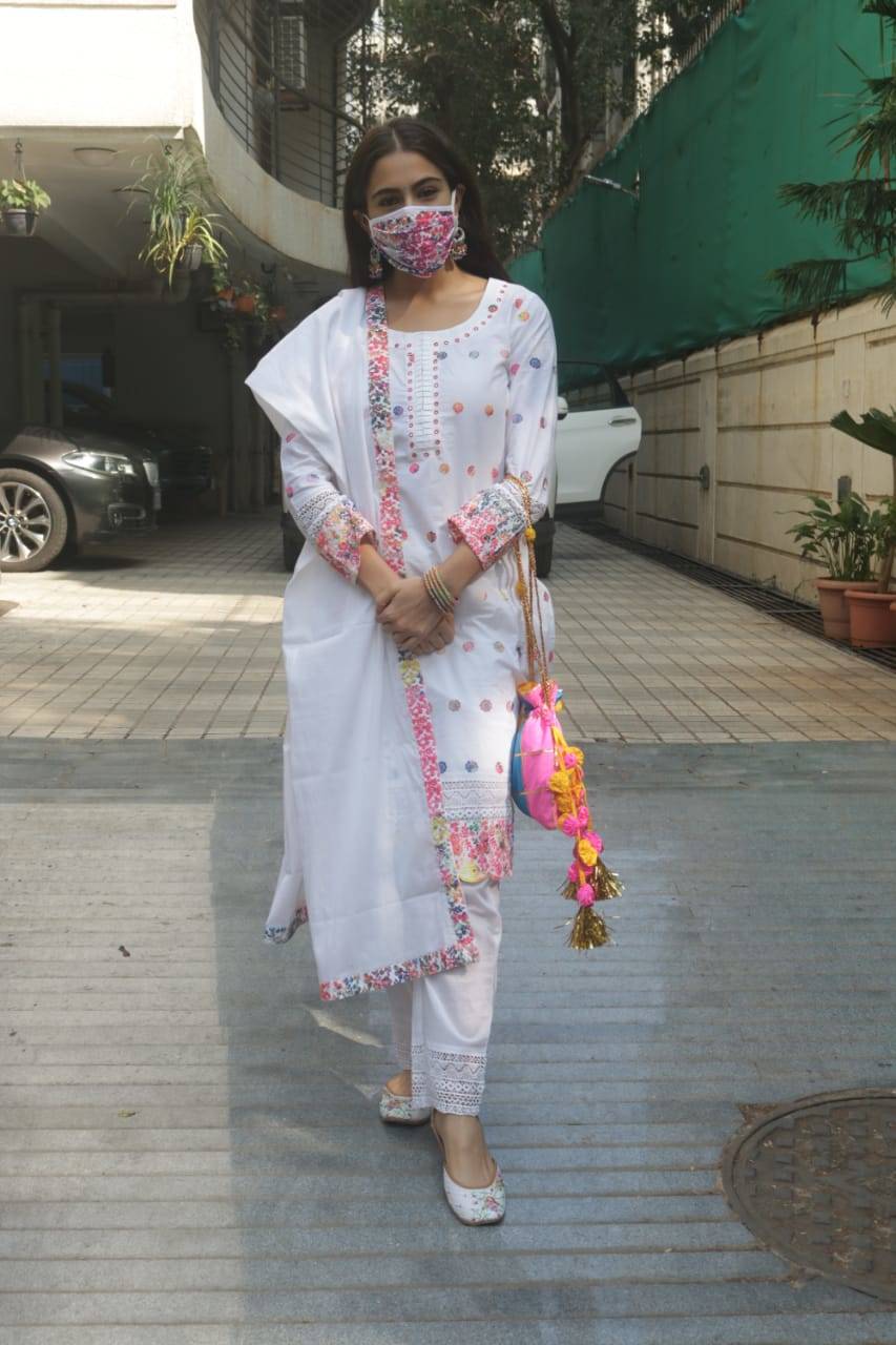 Photos: Sara Ali Khan looks like a vision in her white traditional attire as she gets snapped outside a studio in the city | Hindi Movie News - Times of India