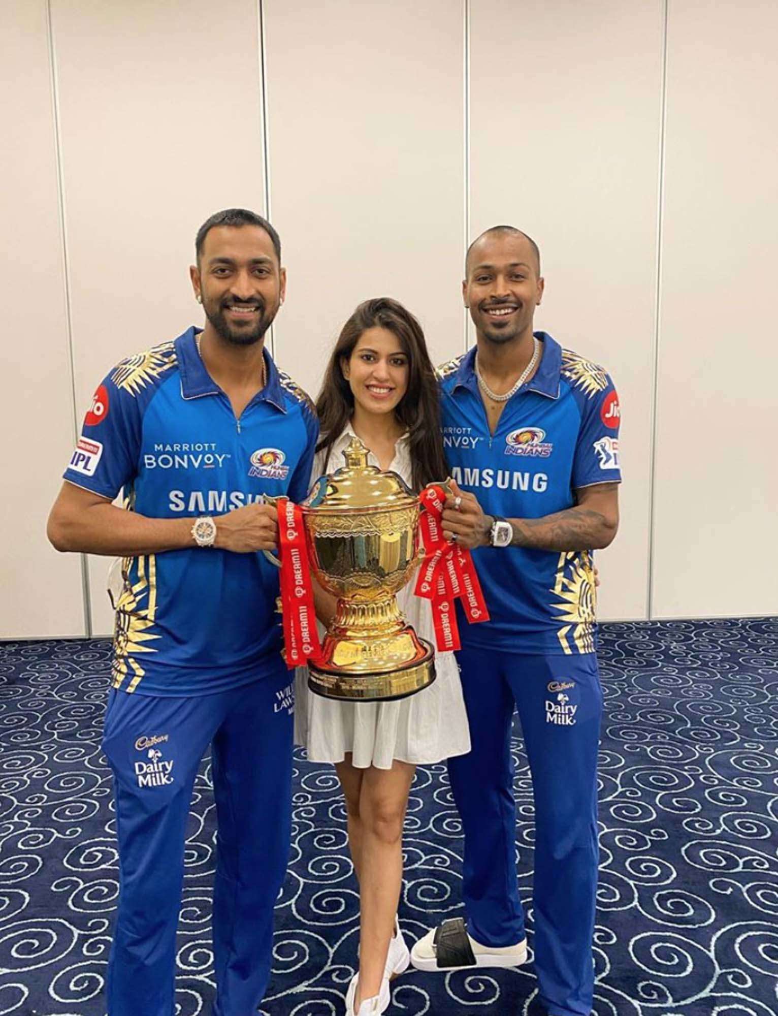 MI players celebrate 2020 IPL victory with their wives and girlfriends