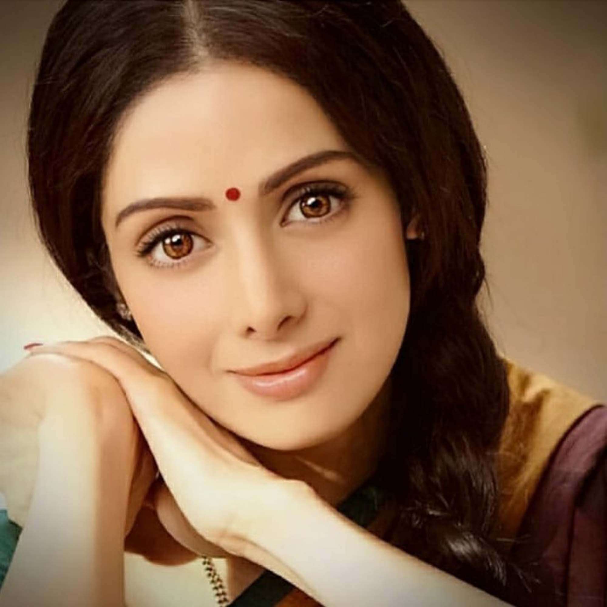 Janhvi Kapoor bears uncanny resemblance to mother Sridevi in these pictures