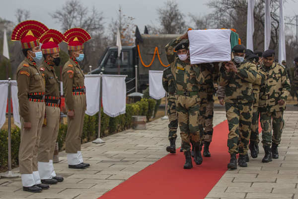 Wreath laying ceremony of BSF soldier held in Srinagar