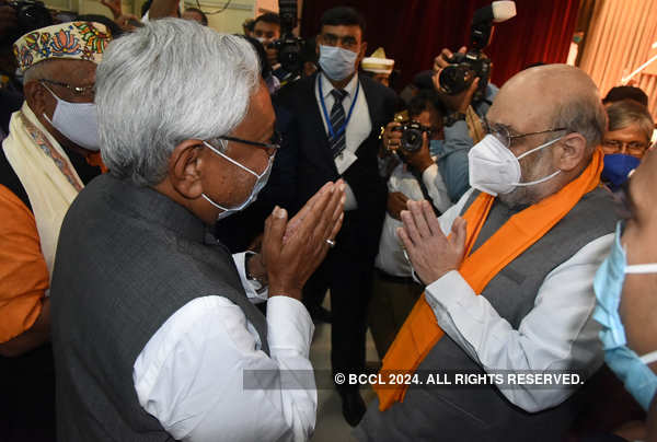 Nitish Kumar takes oath as Bihar CM