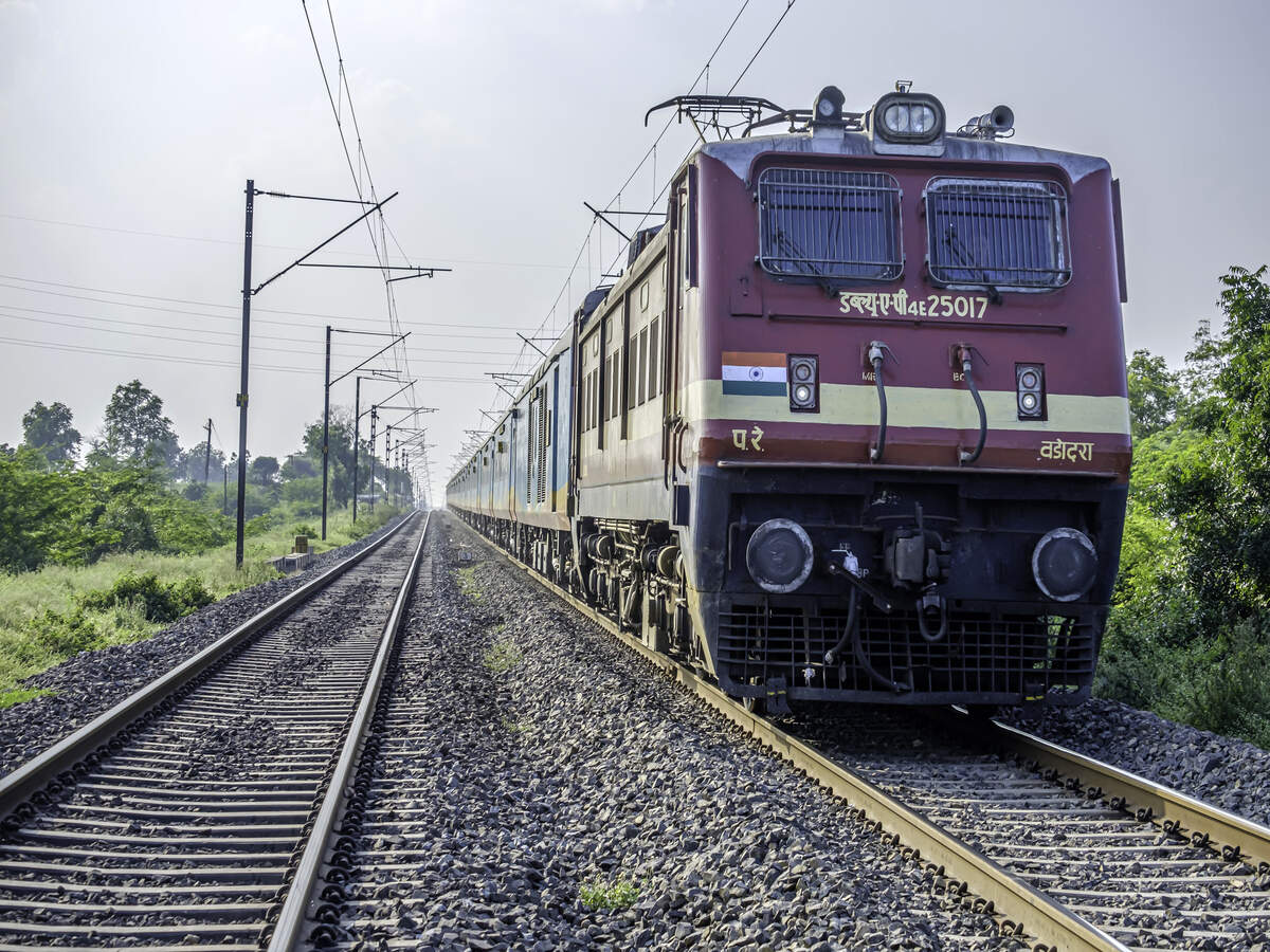 IRCTC cancels Lucknow-Delhi, Mumbai-Ahmedabad Tejas Express trains IRCTC cancels Lucknow-Delhi, Mumbai-Ahmedabad Tejas Express trains