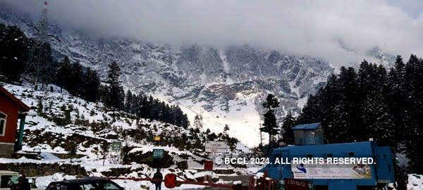 J&K, Himachal receive fresh snowfall