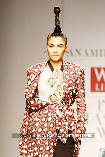 WIFW '11: Day 4: Anamika Khanna