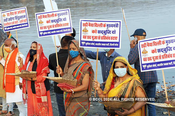 Chhath Puja celebrations begin with COVID-19 precautions