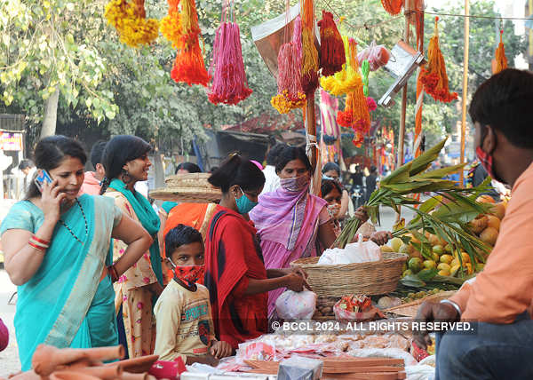 Chhath Puja celebrations begin with COVID-19 precautions