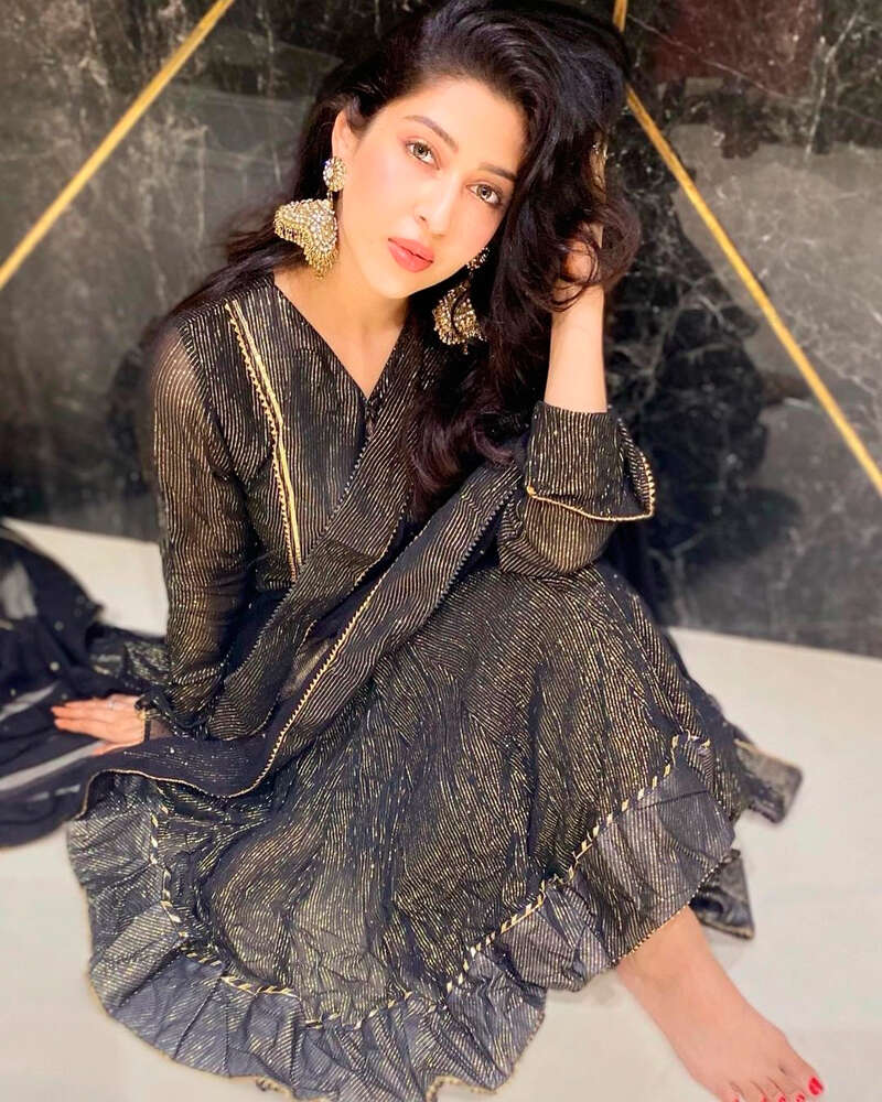 <BR> is turning heads with her bewitching pictures <BR> is turning heads with her bewitching pictures
