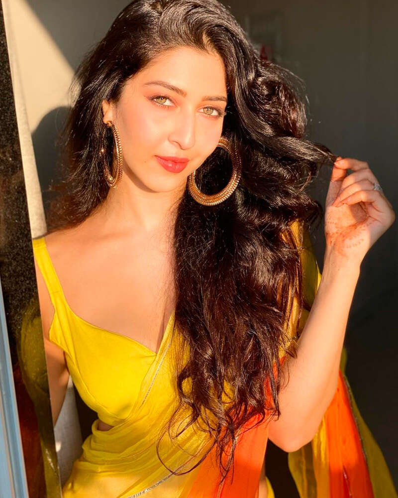 <BR> is turning heads with her bewitching pictures <BR> is turning heads with her bewitching pictures