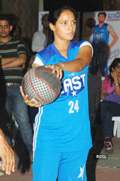 Neetu dabbles with basketball