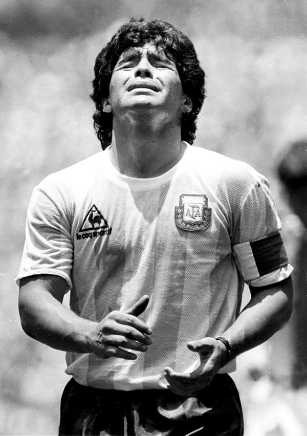 100+] Diego Maradona Wallpapers