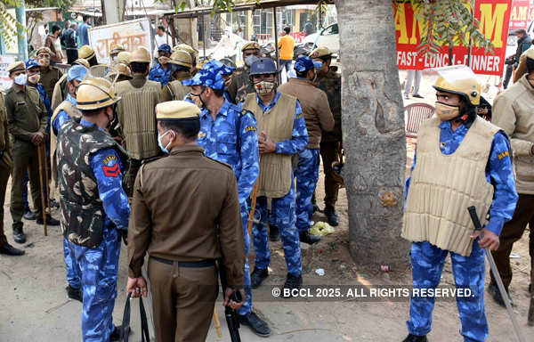 Farmers clash with police in protest over farm laws