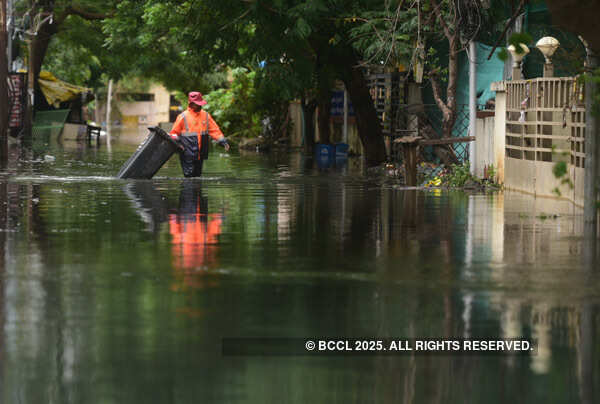 Cyclone Nivar slams southern coast; three killed