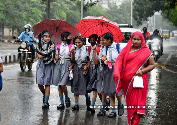 Cyclone Nivar slams southern coast; three killed