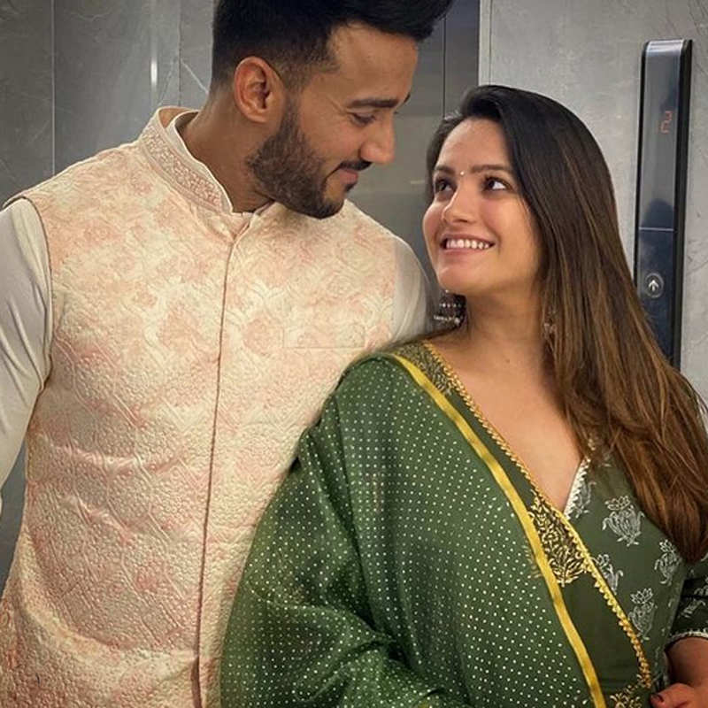 Stunning pictures from Anita Hassanandani’s maternity shoot will surely leave you awe-struck