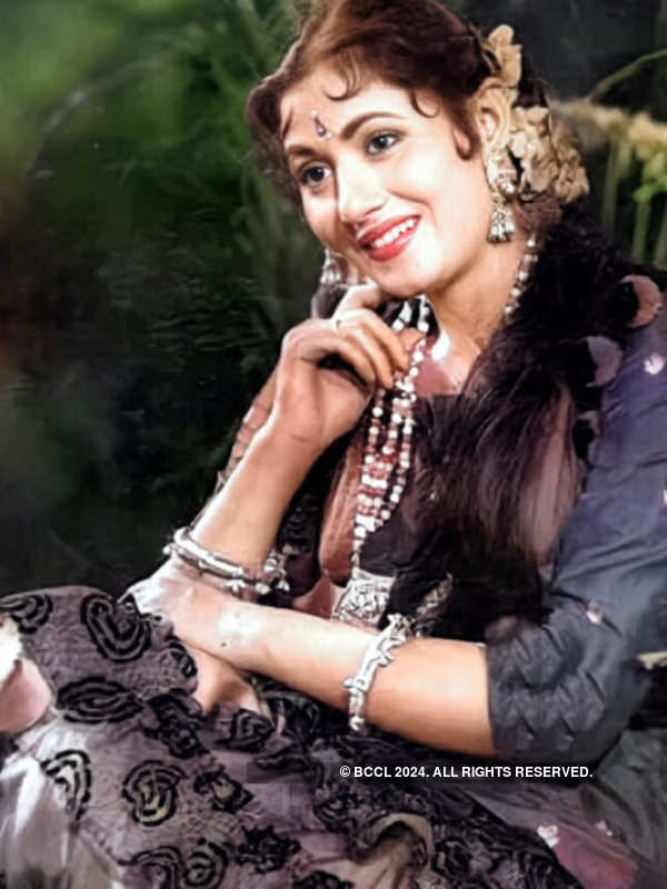 #GoldenFrames : Pictorial Biography of Madhubala, Bollywood’s timeless beauty!