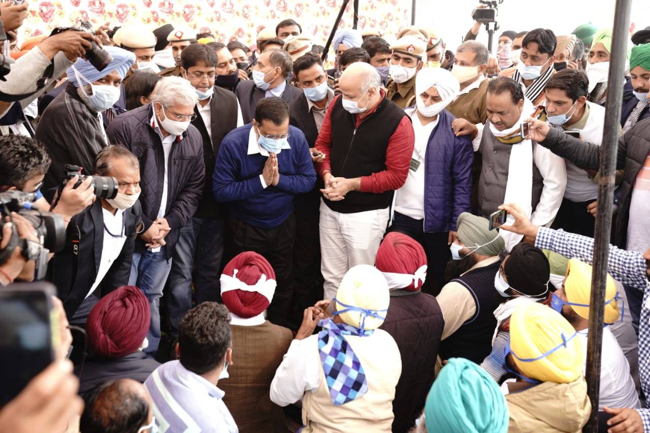 Delhi CM meets farmers at Singhu border; supports 'Bharat Bandh'