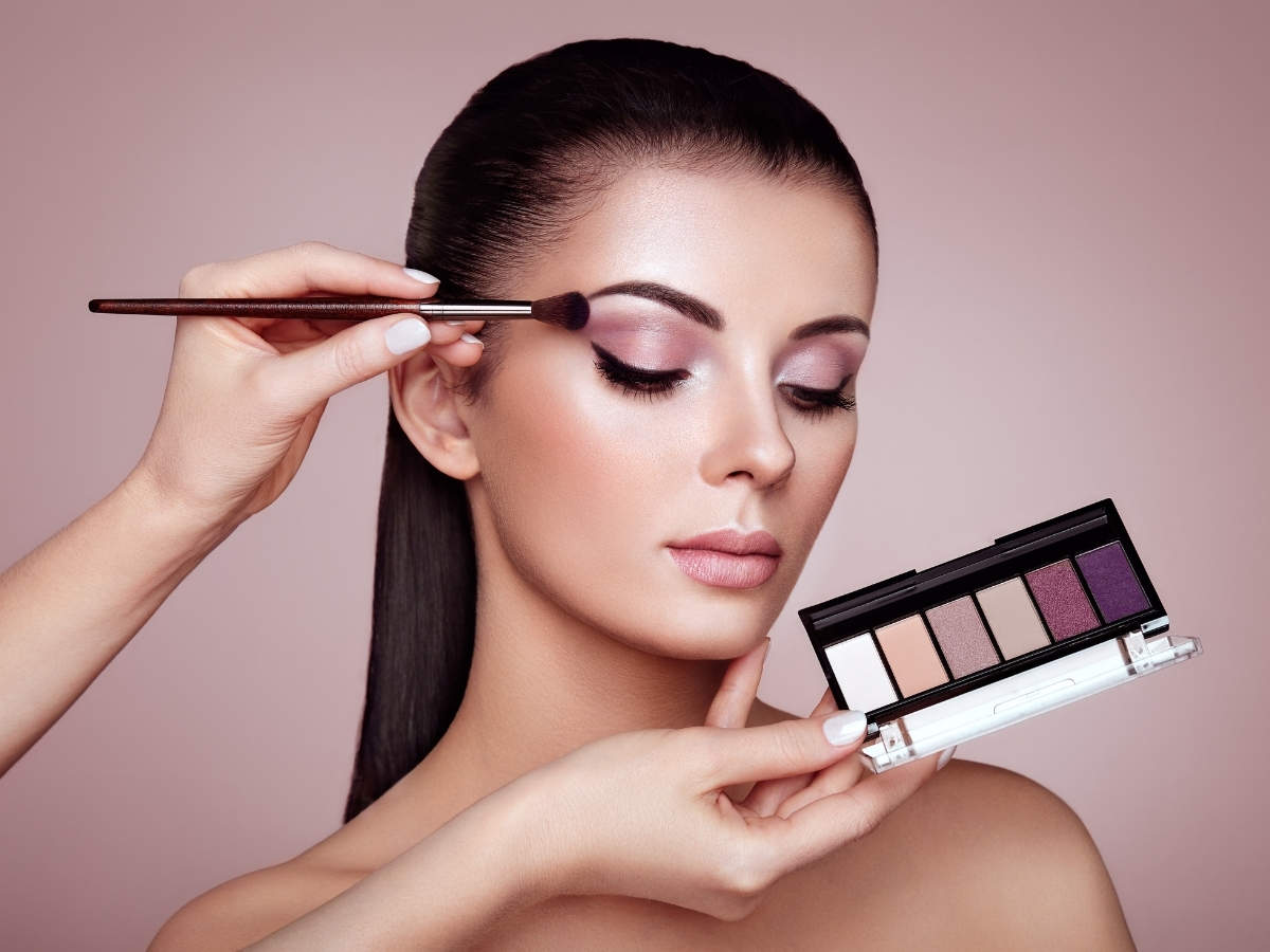 Make your Eyes your Best Feature with these 8 easy Beauty Hacks!