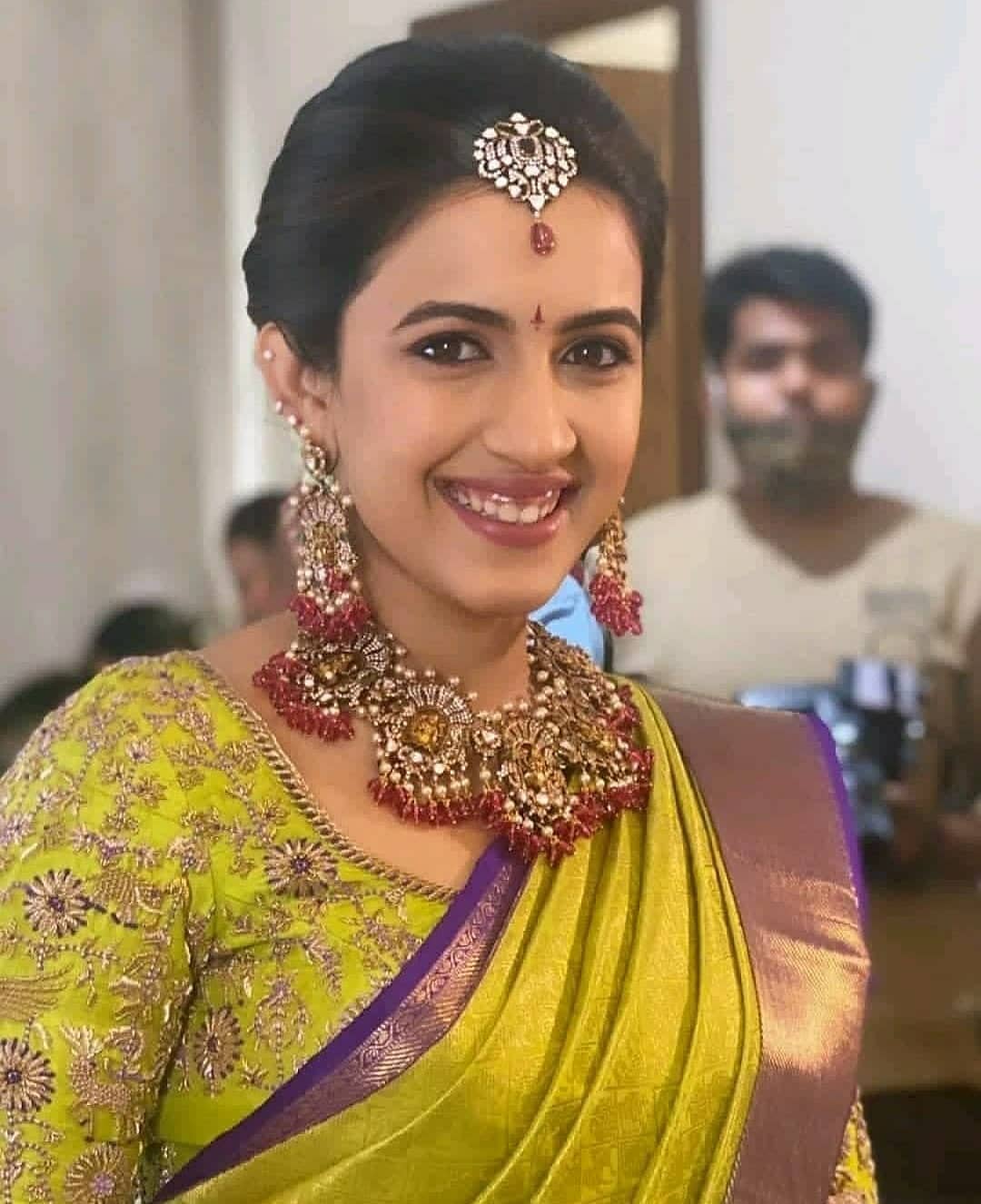 Earthy, neutral tones, textured hair and dewy, fresh skin: Niharika Konidela's makeup and hair do for NisChay's wedding decoded | Telugu Movie News - Times of India