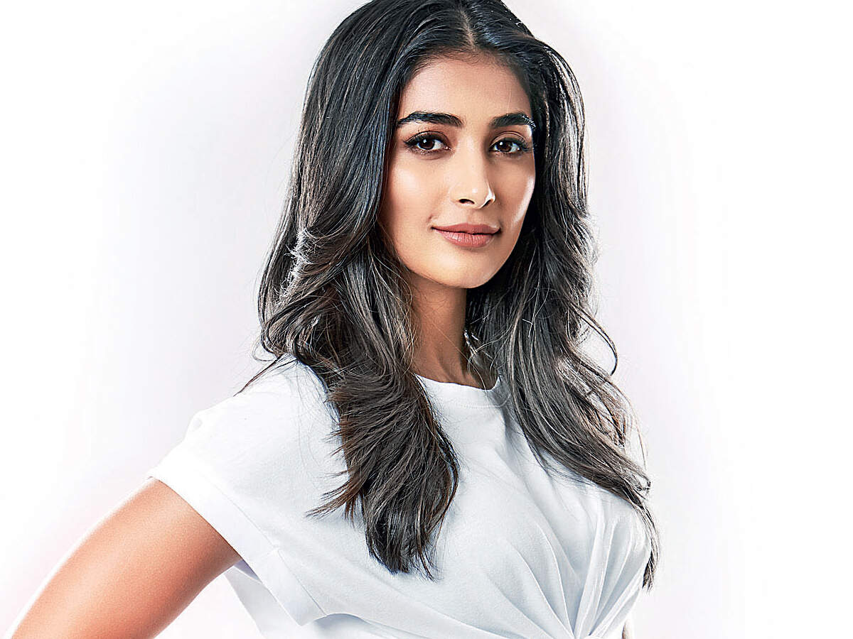 Pooja Hegde on juggling Radhe Shyam, Most Eligible Bachelor, Cirkus