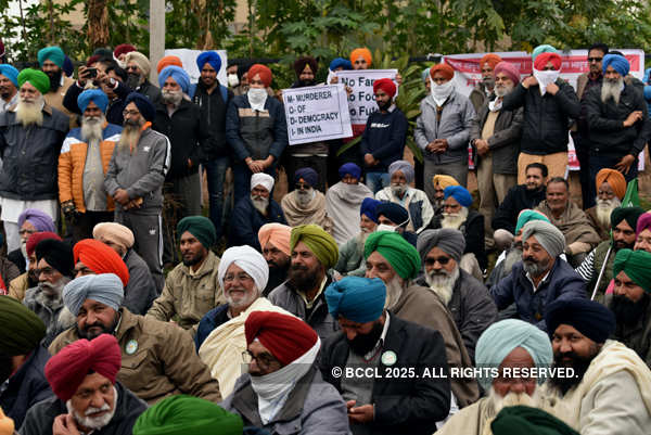 Farmers intensify protest against farm laws