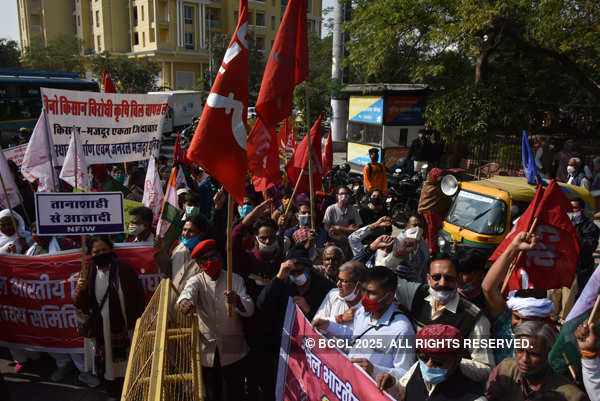 Farmers intensify protest against farm laws