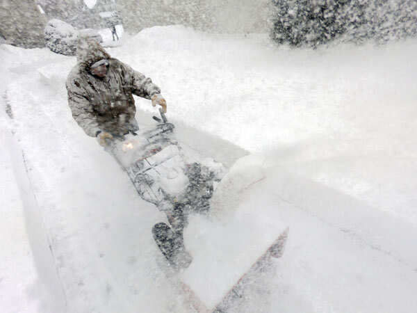 Massive snowfall wreaks havoc in US Northeast