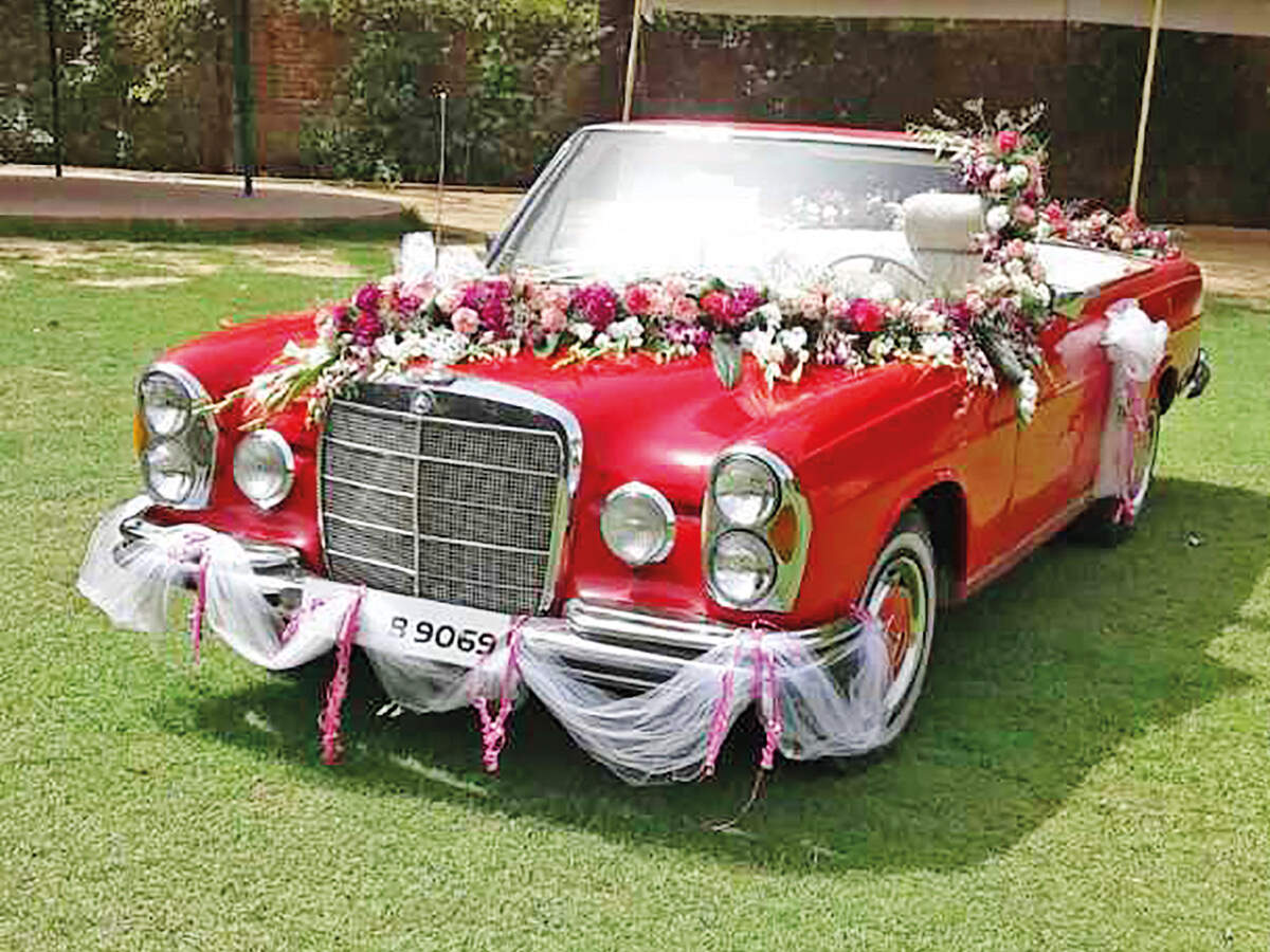 Open classic cars are in demand for a royal touch at weddings | Car ...