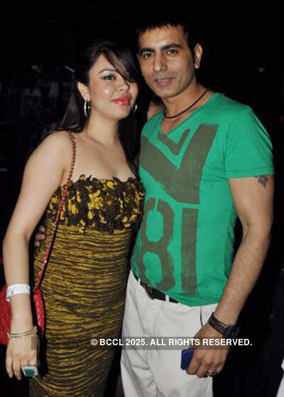 Apache Indian performance @ Jynxxx