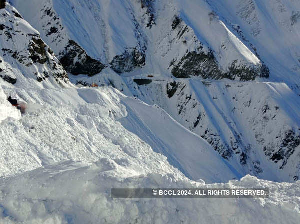 Severe cold wave sweeps Kashmir Valley