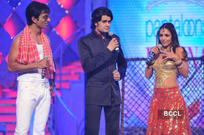 Celebs grace PFMI '11 finale