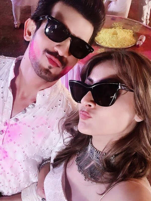 Kasautii Zindagii Kay 명성 Urvashi Dholakia는 전혀 노화되지 않는 것 같습니다.