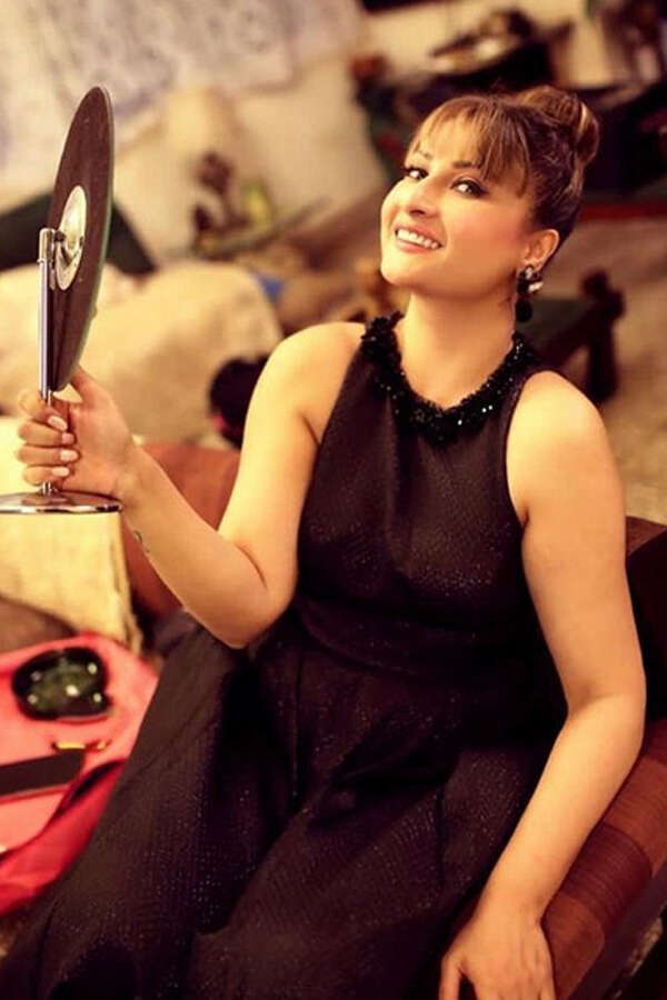 Kasautii Zindagii Kay 명성 Urvashi Dholakia는 전혀 노화되지 않는 것 같습니다.