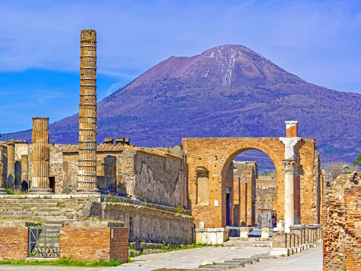 Ancient street food counters unearthed by archaeologists in Italy’s Pompeii Ancient street food counters unearthed by archaeologists in Italy’s Pompeii