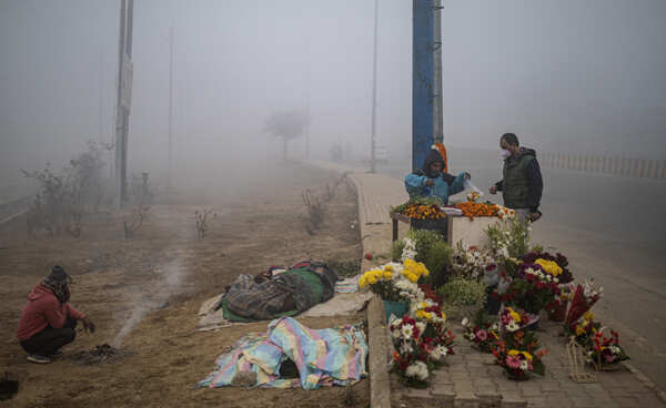 Dense fog engulfs parts of north India