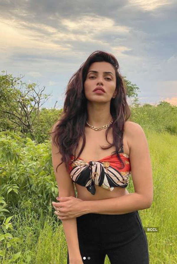 Akshara Gowda turns up the heat with her bewitching photoshoots