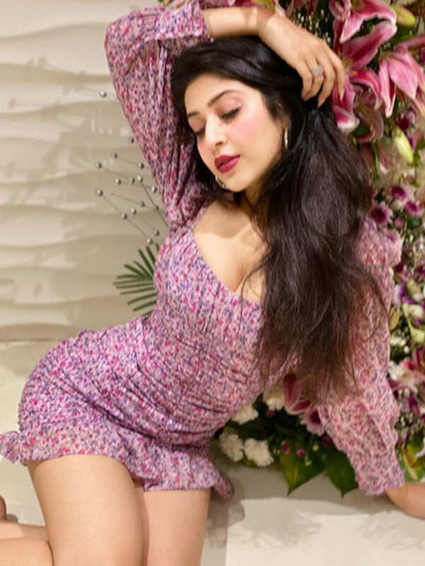 <BR> is turning heads with her bewitching pictures <BR> is turning heads with her bewitching pictures