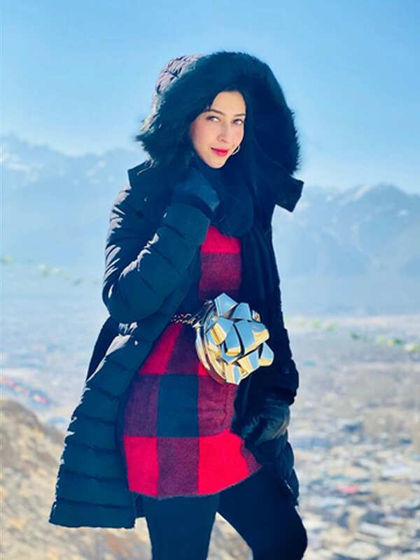 <BR> is turning heads with her bewitching pictures <BR> is turning heads with her bewitching pictures