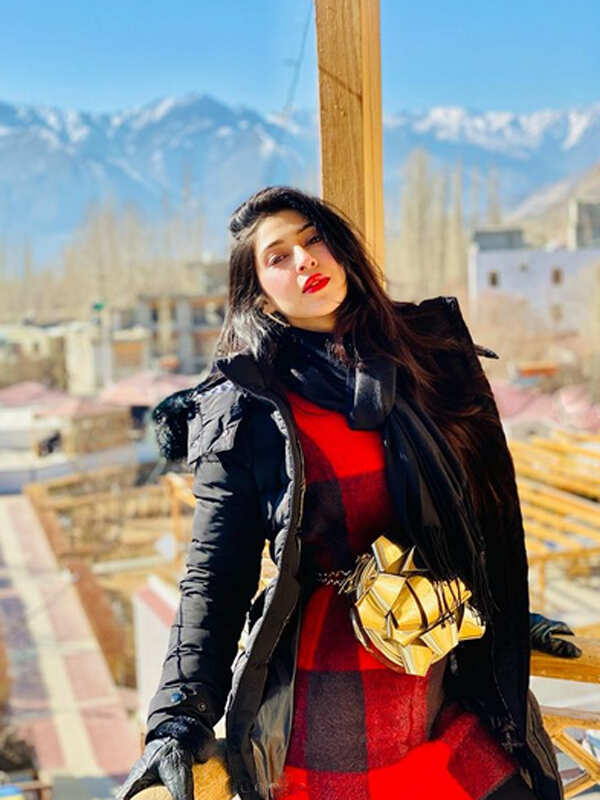 <BR> is turning heads with her bewitching pictures <BR> is turning heads with her bewitching pictures