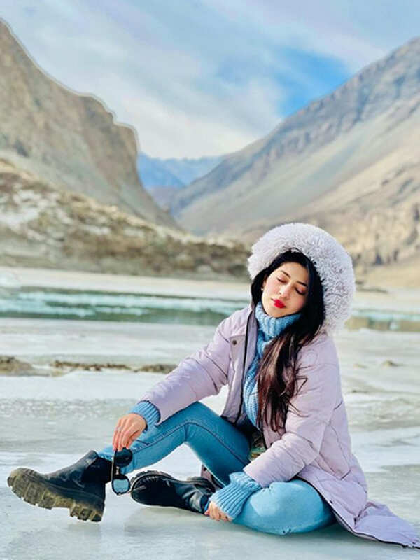 <BR> is turning heads with her bewitching pictures <BR> is turning heads with her bewitching pictures