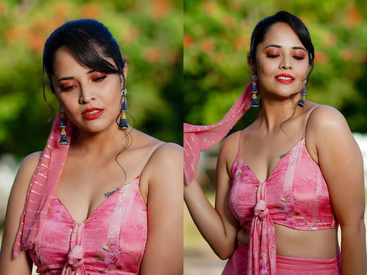 Anasuya Bharadwaj: Times when the anchor got trolled for her choice of clothes and lifestyle | The Times of India