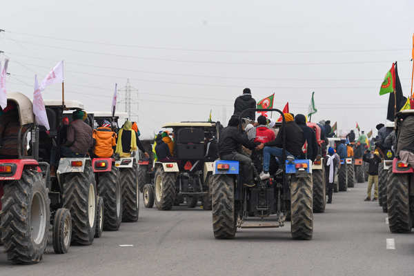 Farmers hold tractor rally at Delhi borders