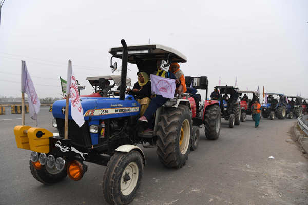 Farmers hold tractor rally at Delhi borders