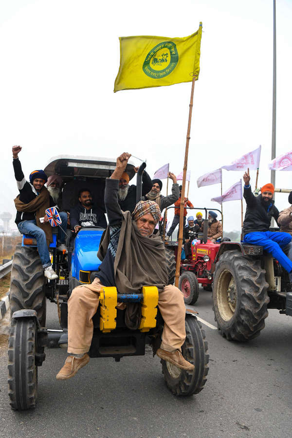 Farmers hold tractor rally at Delhi borders