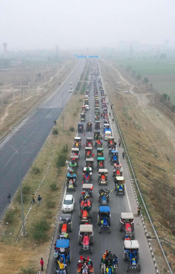 Farmers hold tractor rally at Delhi borders