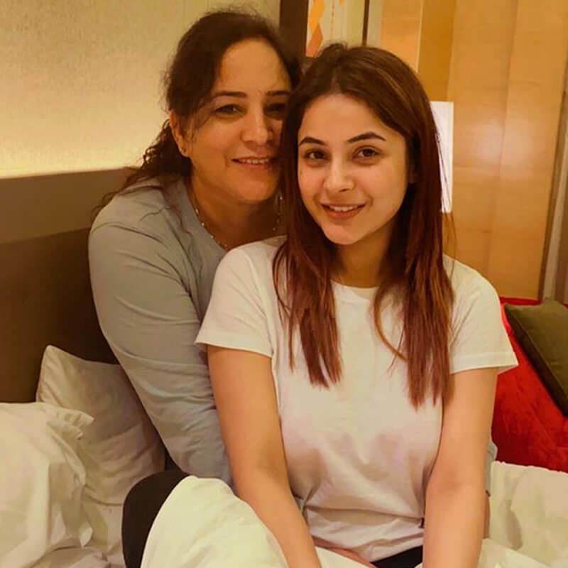 ์ Bigg Boss 13 ์ฐธ๊ฐ์ Shehnaaz Gill์ ๋งค๋ ฅ์ ์ธ ์ฌ์ง์ ๋์น ์ ์์ต๋๋ค! ์ Bigg Boss 13 ์ฐธ๊ฐ์ Shehnaaz Gill์ ๋งค๋ ฅ์ ์ธ ์ฌ์ง์ ๋์น ์ ์์ต๋๋ค!
