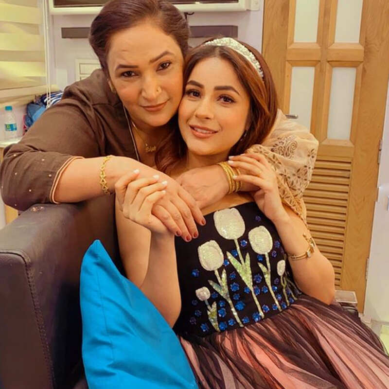 ์ Bigg Boss 13 ์ฐธ๊ฐ์ Shehnaaz Gill์ ๋งค๋ ฅ์ ์ธ ์ฌ์ง์ ๋์น ์ ์์ต๋๋ค! ์ Bigg Boss 13 ์ฐธ๊ฐ์ Shehnaaz Gill์ ๋งค๋ ฅ์ ์ธ ์ฌ์ง์ ๋์น ์ ์์ต๋๋ค!