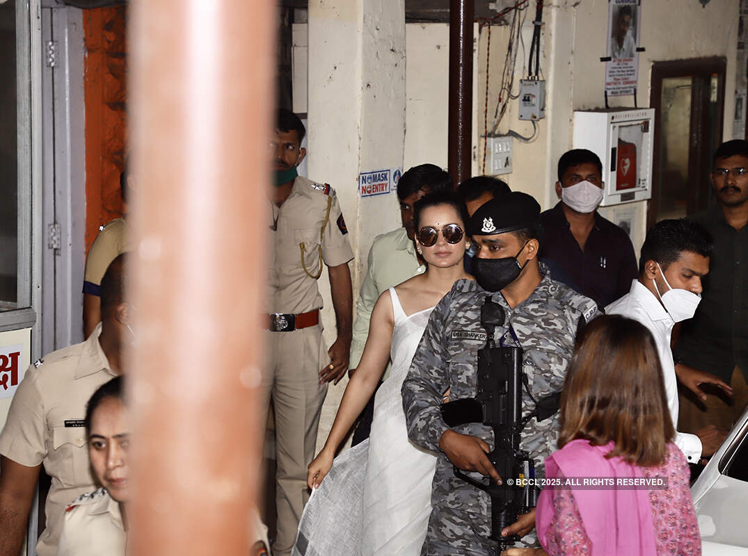 Pictures of Kangana Ranaut from Bandra Police station as she arrives to record her statement