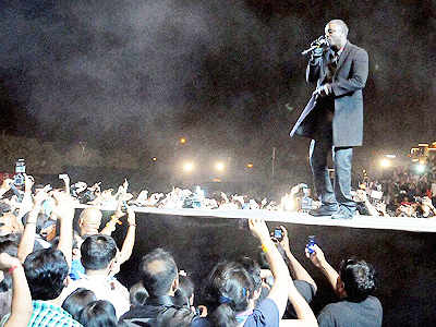 Akon live in concert